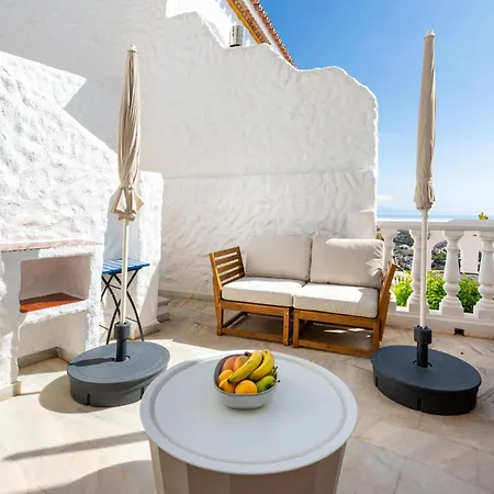 Casa De La Buena Vida - 3 Bedroom Townhouse With Sea View Holiday home *
