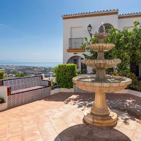 Hébergement de vacances Casa De La Buena Vida - 3 Bedroom Townhouse With Sea View Benalmádena