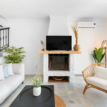 Hébergement de vacances Casa De La Buena Vida - 3 Bedroom Townhouse With Sea View *